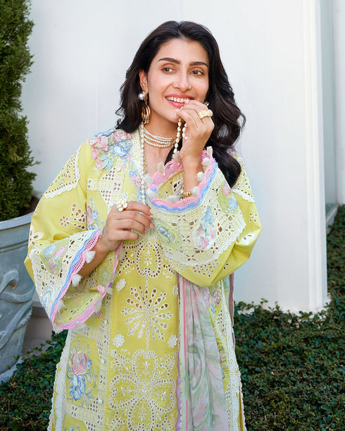 Mushq Amoi Luxury Lawn – Tender Whisper